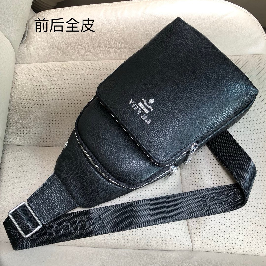 🌾，男包胸包💼专供男士 倾向简洁为主 皮质就注定成为重点✨进口牛皮 沉稳低调 实用商务风格⚠️作为男士基础单品最适合不过