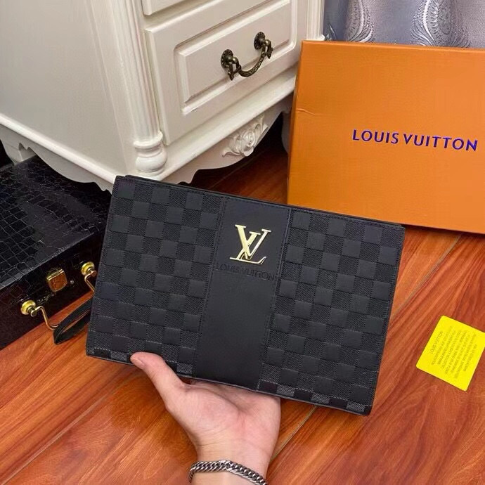 👭👭：【V家原单货】男装手包👜最新款-型号33238-1顶级品质-新款，狠货出货了顶级牛皮⚠⚠顶级做工，媲美品质，识货首