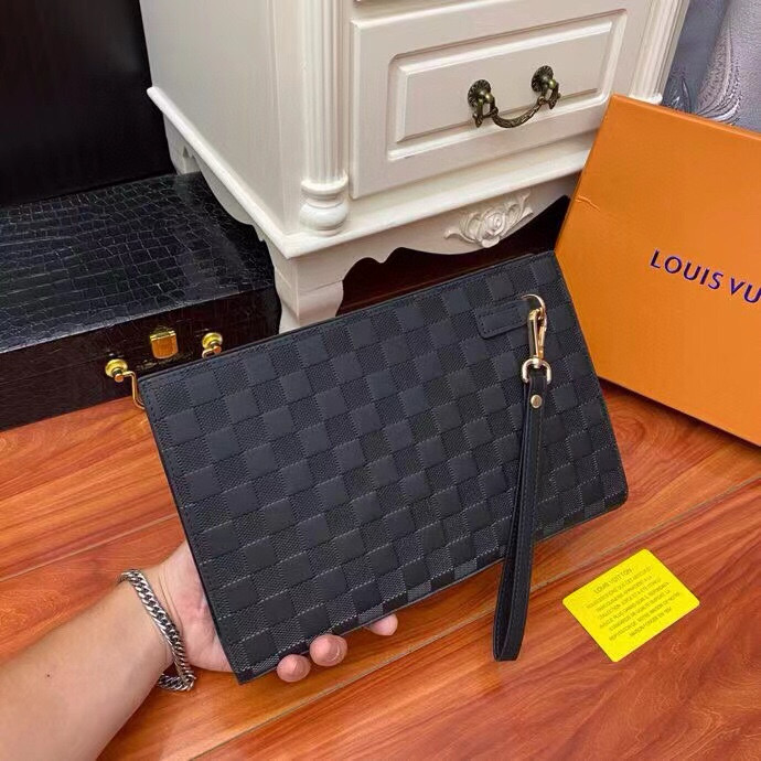 👭👭：【V家原单货】男装手包👜最新款-型号33238-1顶级品质-新款，狠货出货了顶级牛皮⚠⚠顶级做工，媲美品质，识货首