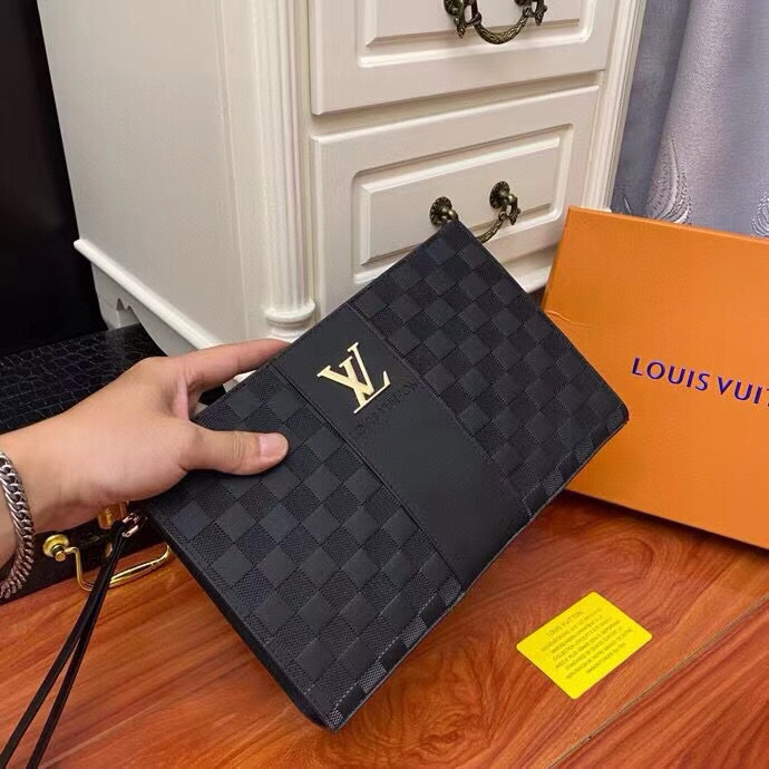 👭👭：【V家原单货】男装手包👜最新款-型号33238-1顶级品质-新款，狠货出货了顶级牛皮⚠⚠顶级做工，媲美品质，识货首
