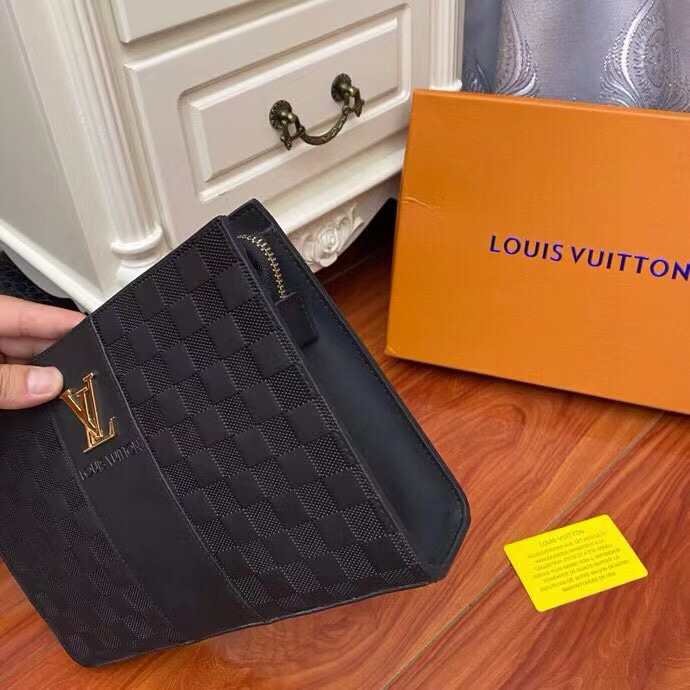 👭👭：【V家原单货】男装手包👜最新款-型号33238-1顶级品质-新款，狠货出货了顶级牛皮⚠⚠顶级做工，媲美品质，识货首