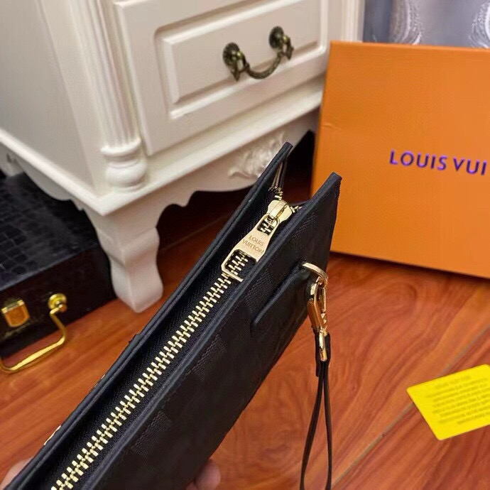 👭👭：【V家原单货】男装手包👜最新款-型号33238-1顶级品质-新款，狠货出货了顶级牛皮⚠⚠顶级做工，媲美品质，识货首