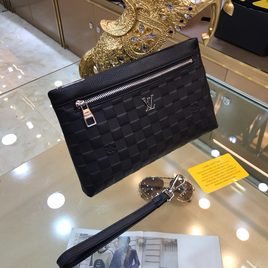 🌾新品 ：LOUIS VUITTON（路易威登）。2020最新手拿包不但包型做得好，而且品质也非常精细，进口牛皮压经典格
