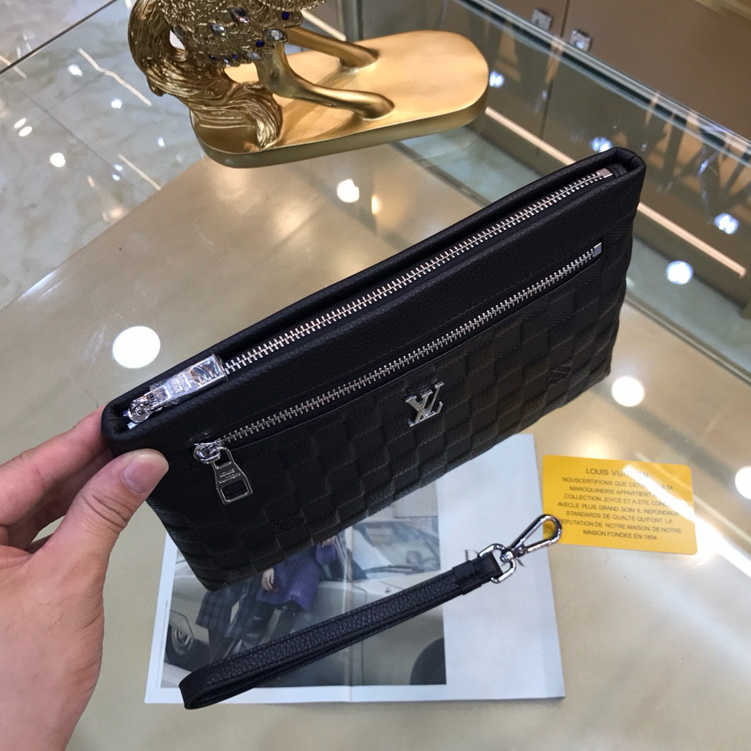 🌾新品 ：LOUIS VUITTON（路易威登）。2020最新手拿包不但包型做得好，而且品质也非常精细，进口牛皮压经典格