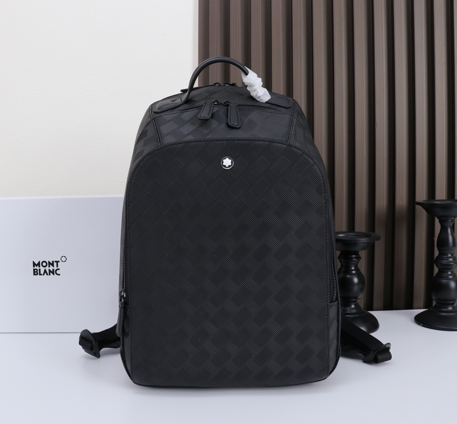 MONTBLANC全新万宝龙风尚3.0系列中号双肩背包 型号：MB# 材质：头层牛皮 （原版皮） 包装：专柜同步包装 款