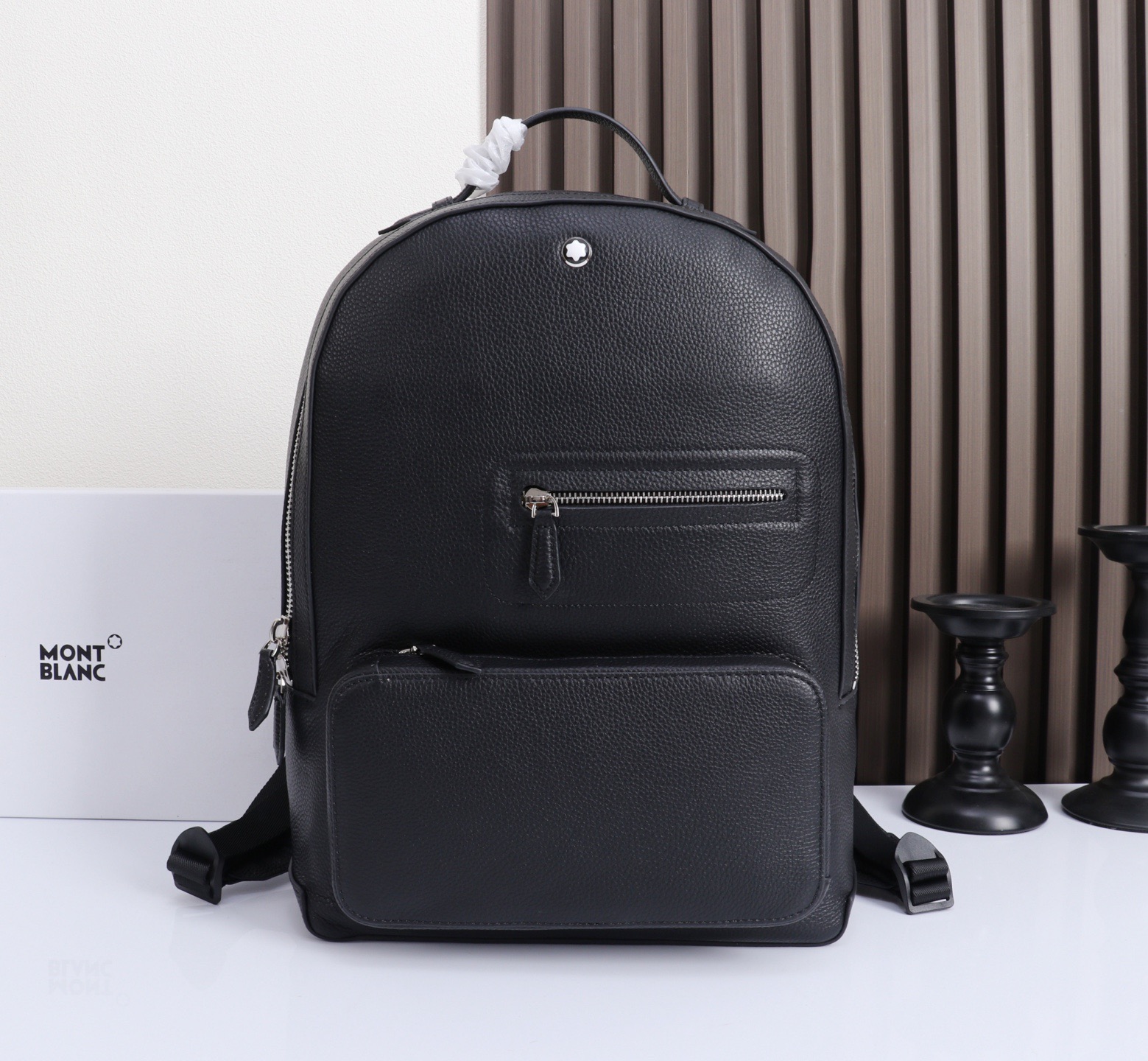 MONTBLANC 万宝龙软皮精选系列双肩背包 型号:MB# 材质:专柜皮牛皮 款式:来自万宝龙专柜购版打造 包装:专柜 MONTBLANC 万宝龙软皮精选系列双肩背包 型号:MB# 材质:专柜皮牛皮 款式:来自万宝龙专柜购版打造 包装:专柜
