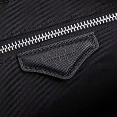 MONTBLANC 全新万宝龙匠心系列邮差包 经典黑 型号:MB# 材质:头层牛皮(原版皮) 款式:万宝龙专柜购版打造( MONTBLANC 全新万宝龙匠心系列邮差包 经典黑 型号:MB# 材质:头层牛皮(原版皮) 款式:万宝龙专柜购版打造(