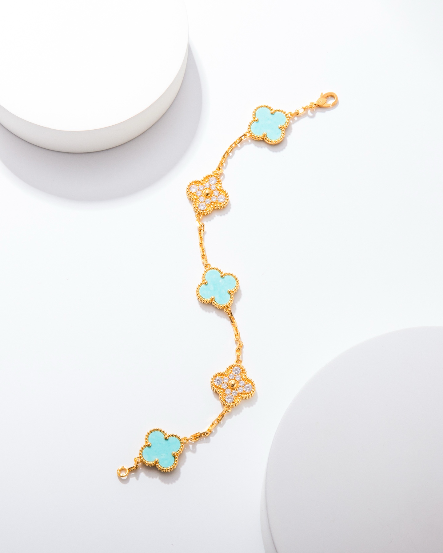 クリスマスの輝き！ローズゴールドとゴールドの美しい手首飾り