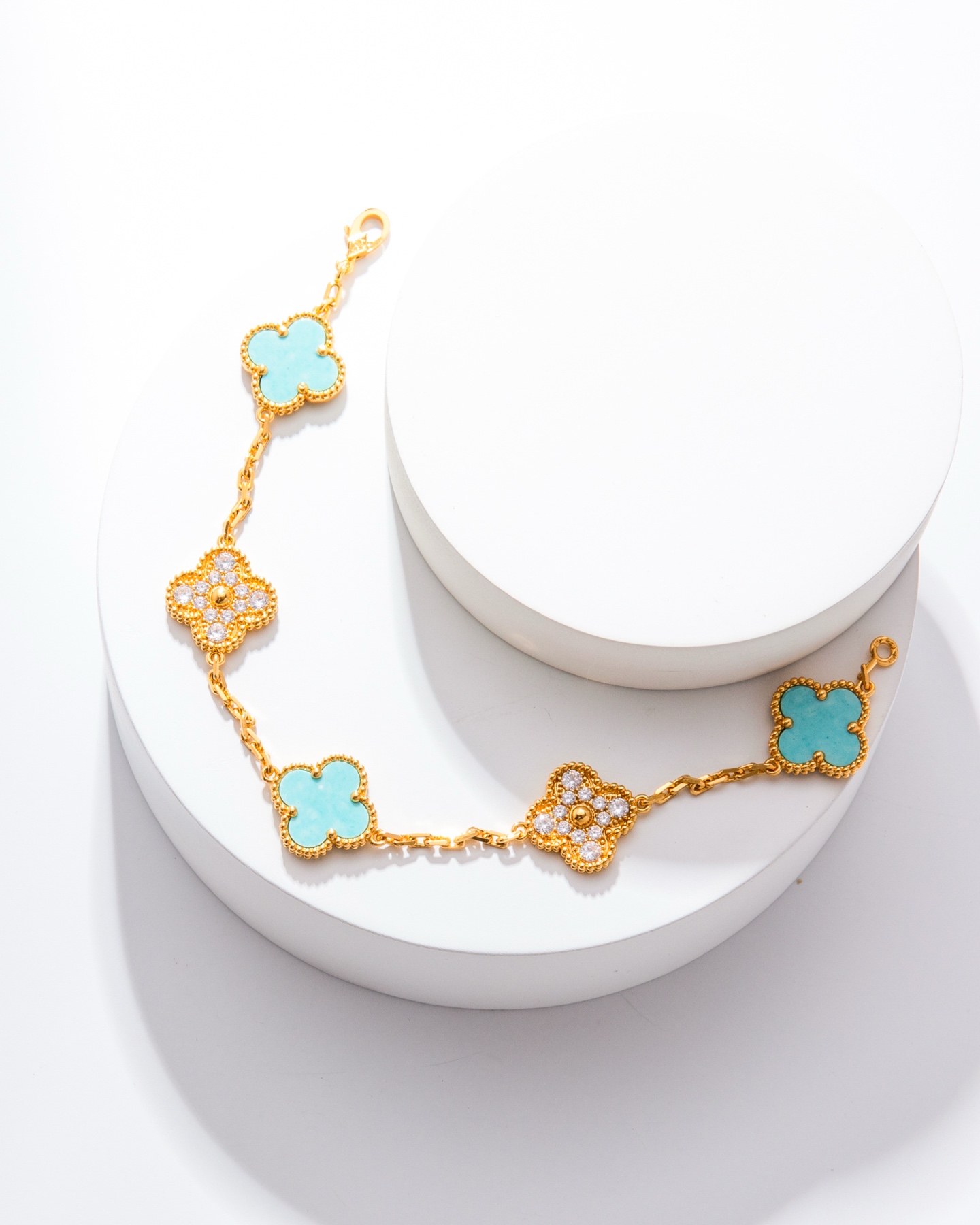 クリスマスの輝き！ローズゴールドとゴールドの美しい手首飾り