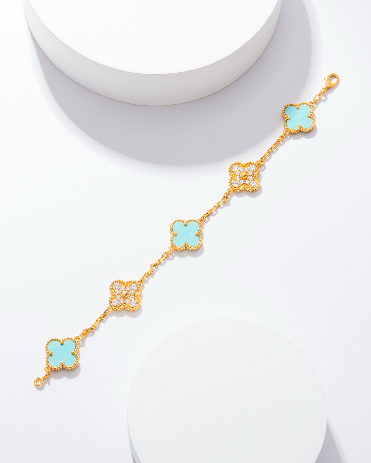 クリスマスの輝き！ローズゴールドとゴールドの美しい手首飾り