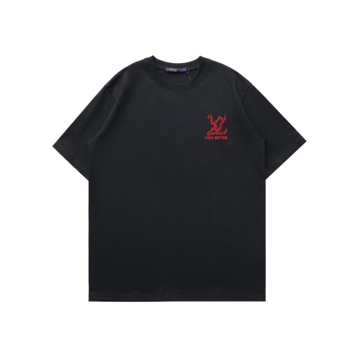 Louis Vuitton Embroidered Logo Tee - Premium Cotton, Stylish & Comfortable 1 Louis Vuitton Embroidered Logo Tee – Premium Cotton, Stylish & Comfortable