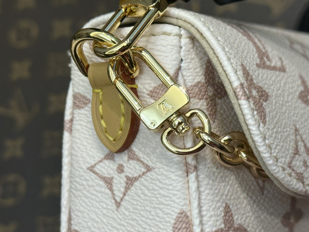 Chanel Haute Couture Designer Jacket Coat Ready-to-Wear Ref 6