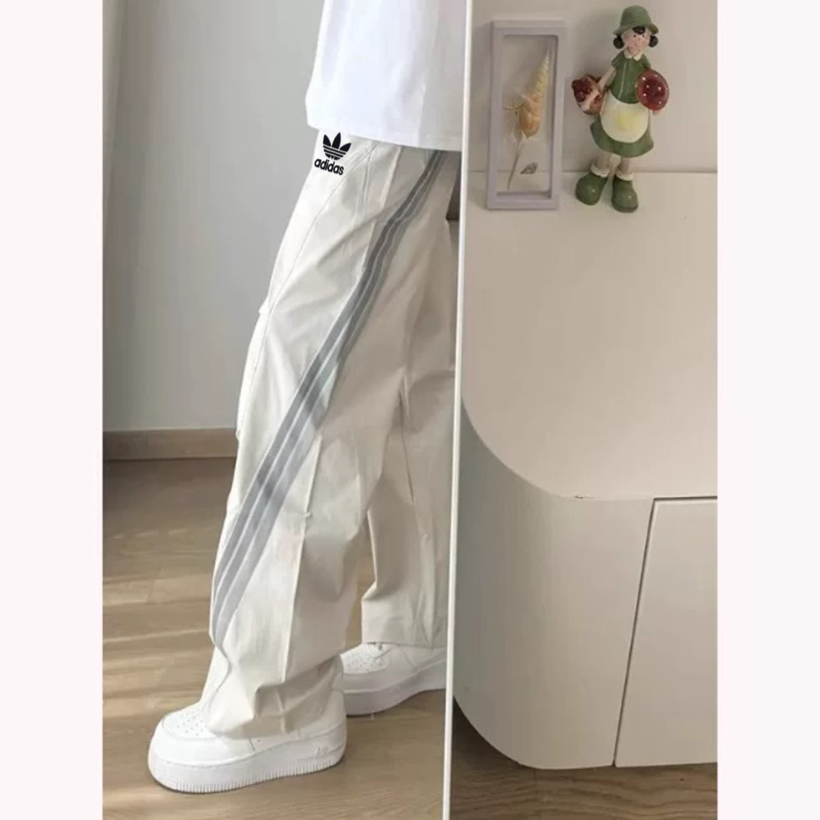 Alternative view of Pants 02657