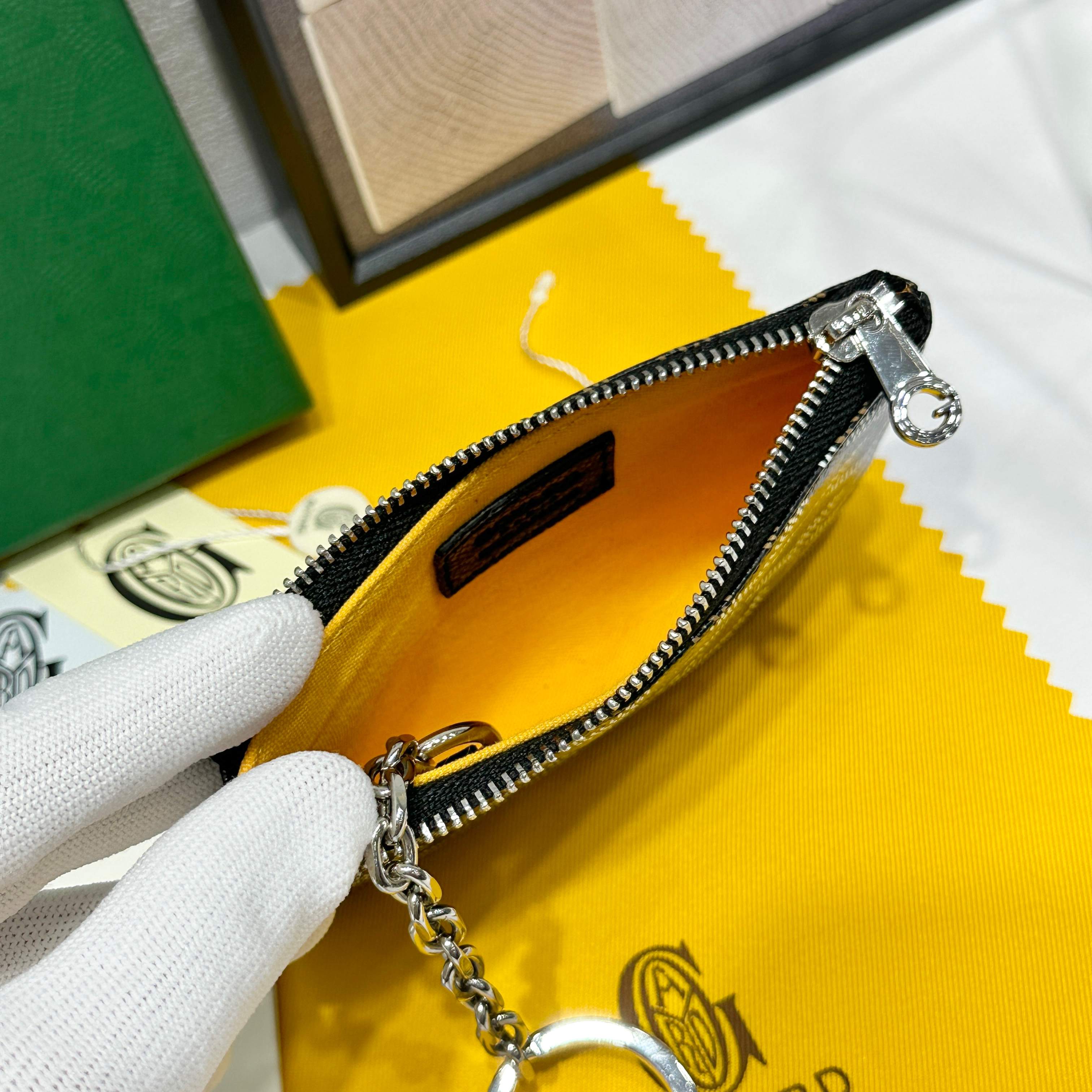 Practical Nano Key Pack with D Rings and Zippers for Security and Organization - 图片 6