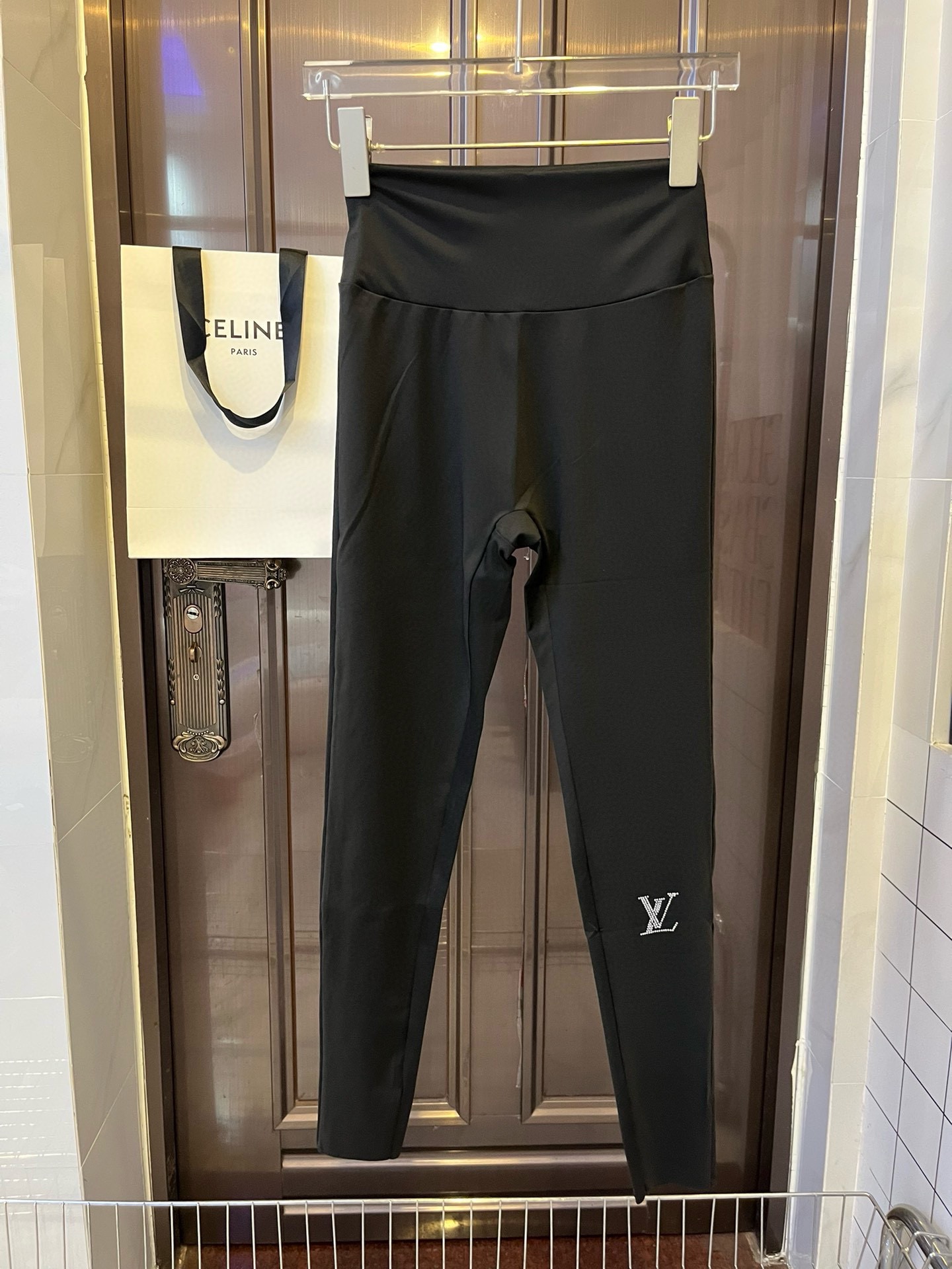 LV路易威登新款高弹力健身瑜伽服运动套装塑腰小背心修身提臀显瘦打底裤脚码数SMLXl