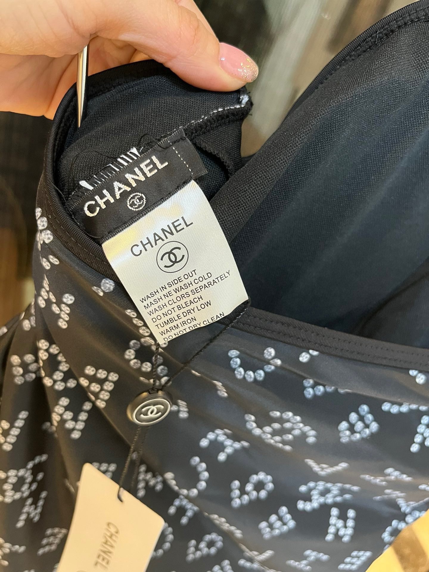 Chanel香奈儿新款连体泳衣适合多种场景的游泳衣️海边游泳池温泉水上乐园漂流都可以内搭也完全可以连体设