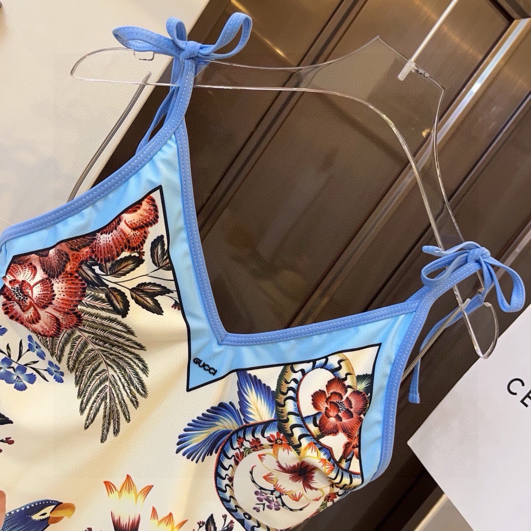 Gucci古奇新款连体泳衣适合多种场景的游泳衣️海边游泳池温泉水上乐园漂流都可以内搭也完全可以连体设计遮