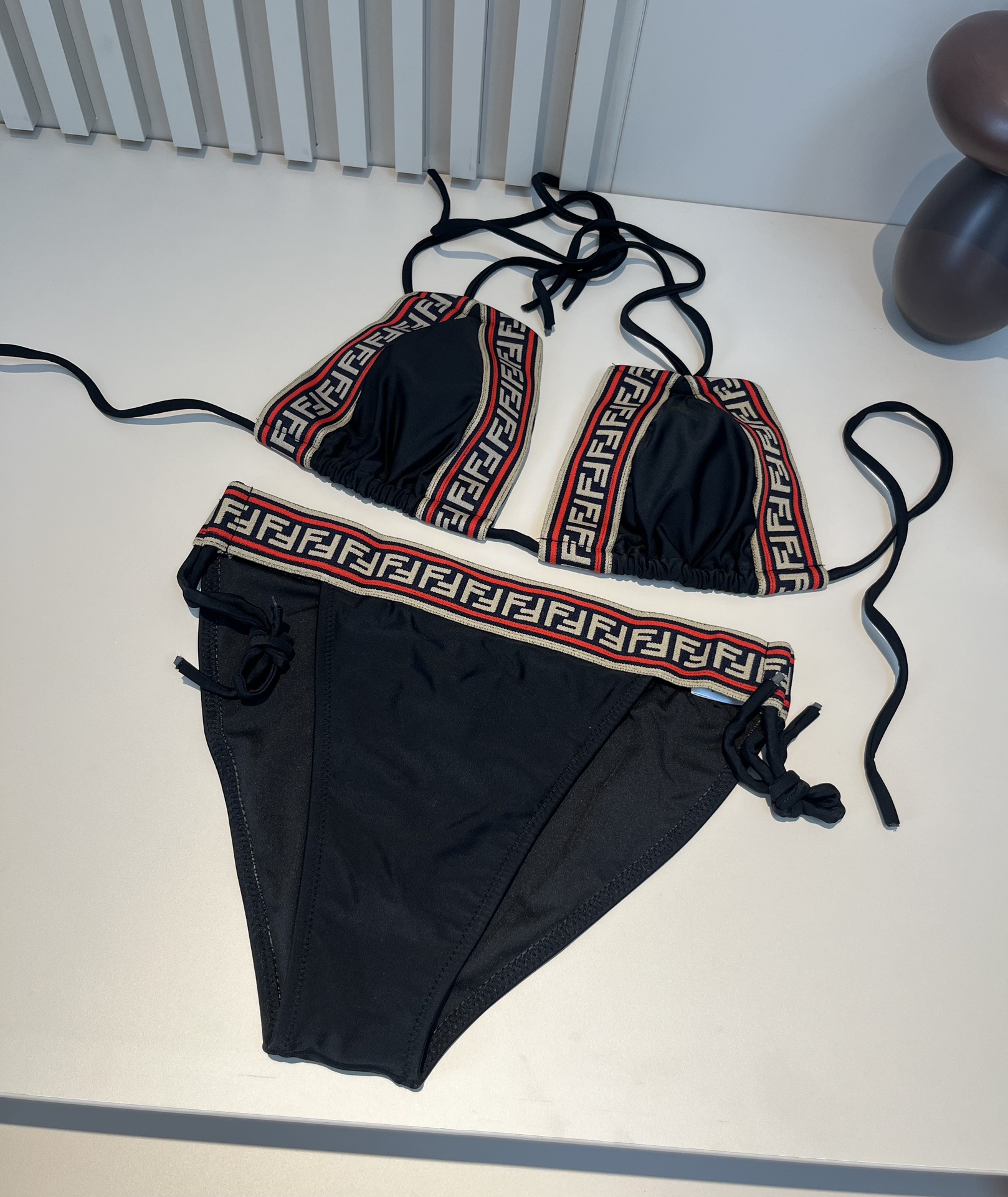 NO:303034,Fendi FD's new printed bikini is suitable for swimsuits in various scenarios ♀Seaside, swimming pool, hot spring, water park, rafting can be worn inside and outside, and it is completely possible to wear. The fabric is breathable and comfortable. Quick-drying elastic swimsuits are easier to clean. S M L XL swimsuits, swimsuits, bikinis19860909芬迪 FD新款印花比基尼适合多种场景的游泳衣♀海边 游泳池 温泉 水上乐园 漂流都可以内搭外穿也完全可以 面料透气舒适.速干弹性的游泳衣更加帖肤易清洗 S M L XL泳衣泳裤比基尼,泳衣，泳裤，比基尼,fendi,swimsuits,bikinis,accessory