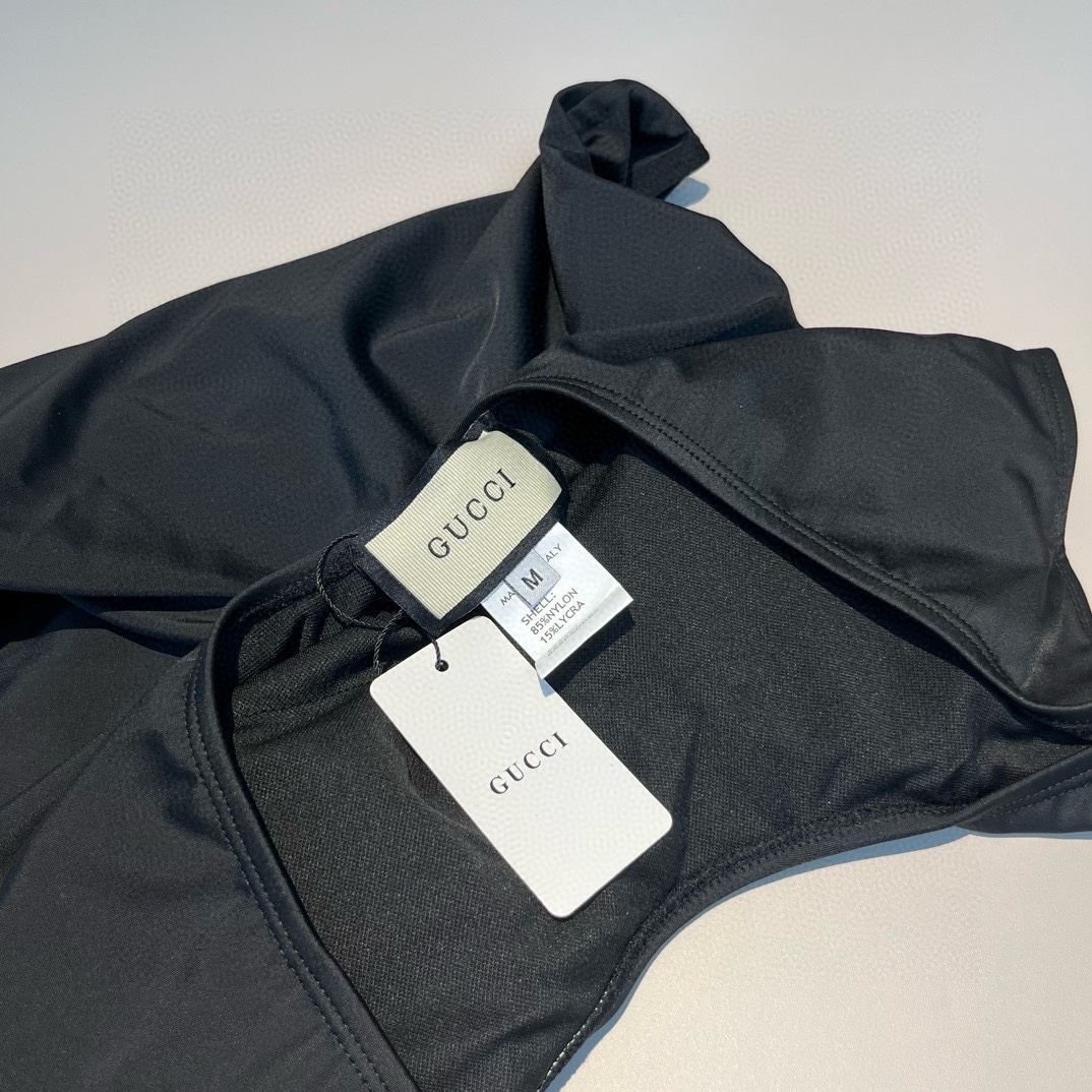 。

Gucci古奇新款连体泳衣，比基尼，S M L XL