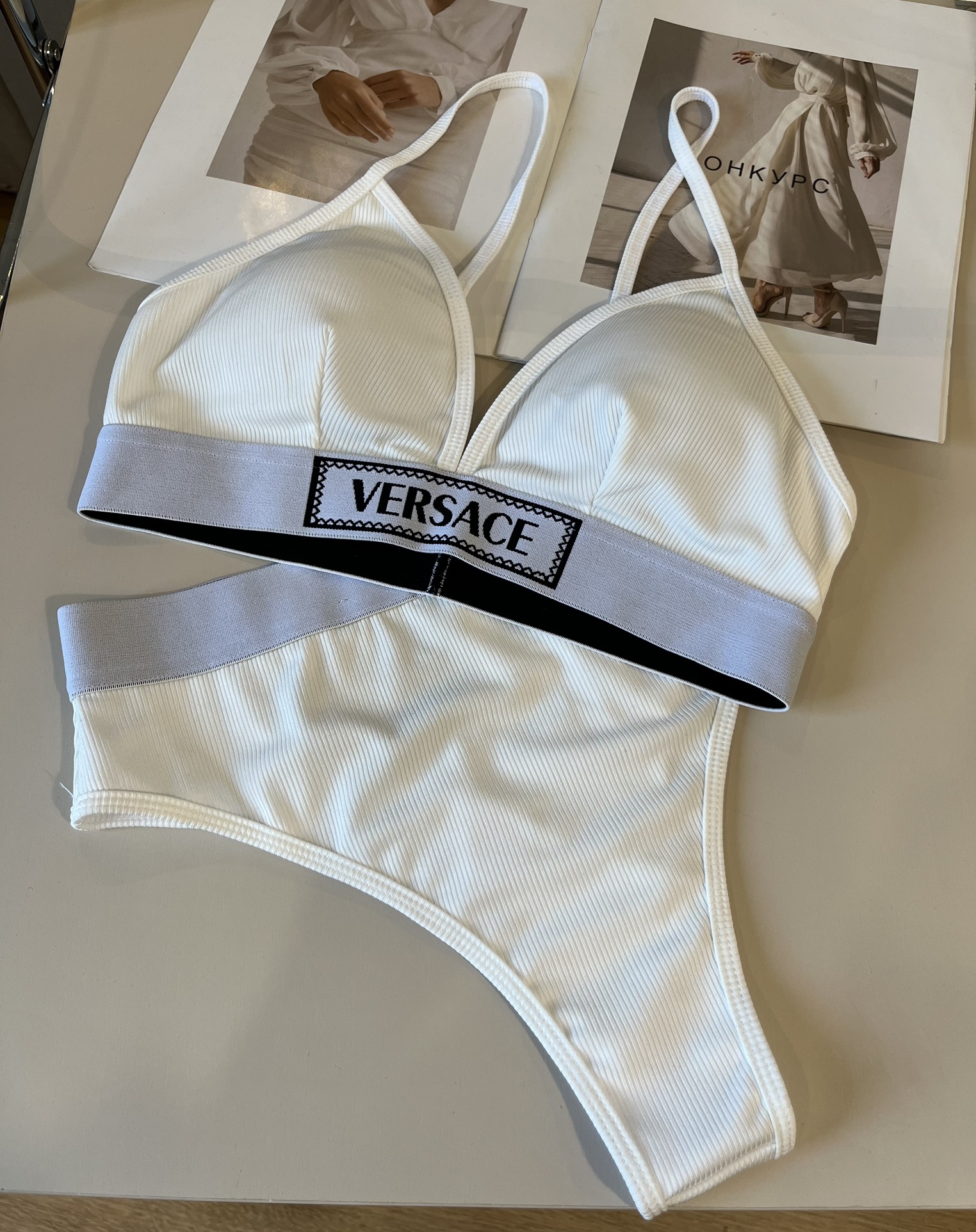。
Versac*新款织带比基尼分体泳衣套装 黑色白色ＳＭＬ