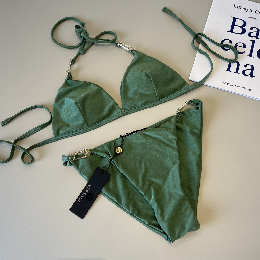 NO:304000,Versace official new swimsuit bikini, high-end customization, S M L XL swimsuit swim trunk bikini, swimsuit, swimming trunk, bikini, versace, swimsuits, bikinis19860909范思哲官方新款泳衣比基尼,高端定制,S M L XL泳衣泳裤比基尼,泳衣，泳裤，比基尼,versace,swimsuits,bikinis,accessory