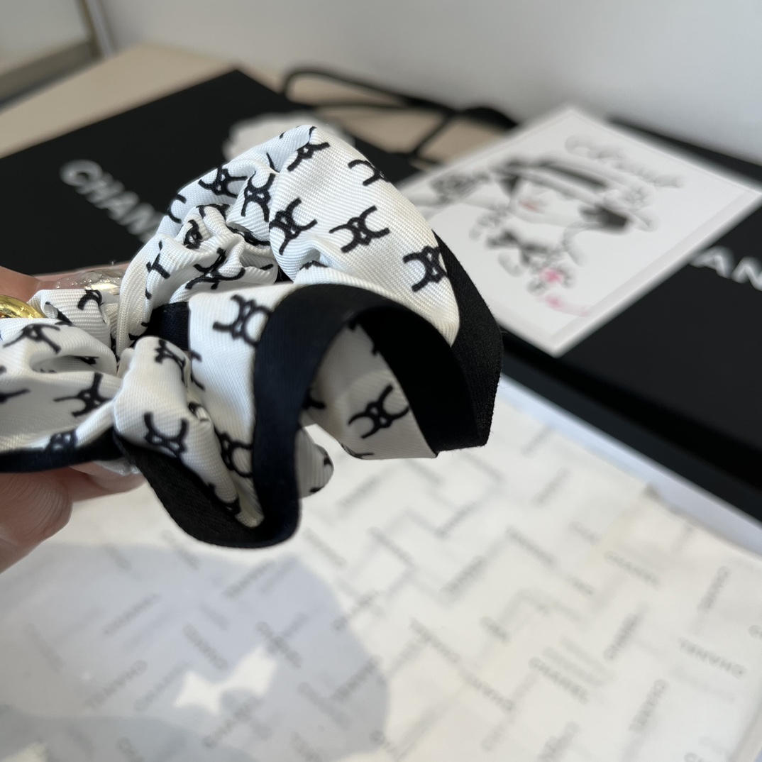 One hundred and thirty. Celine Selin’s new cash ring - 图片 2