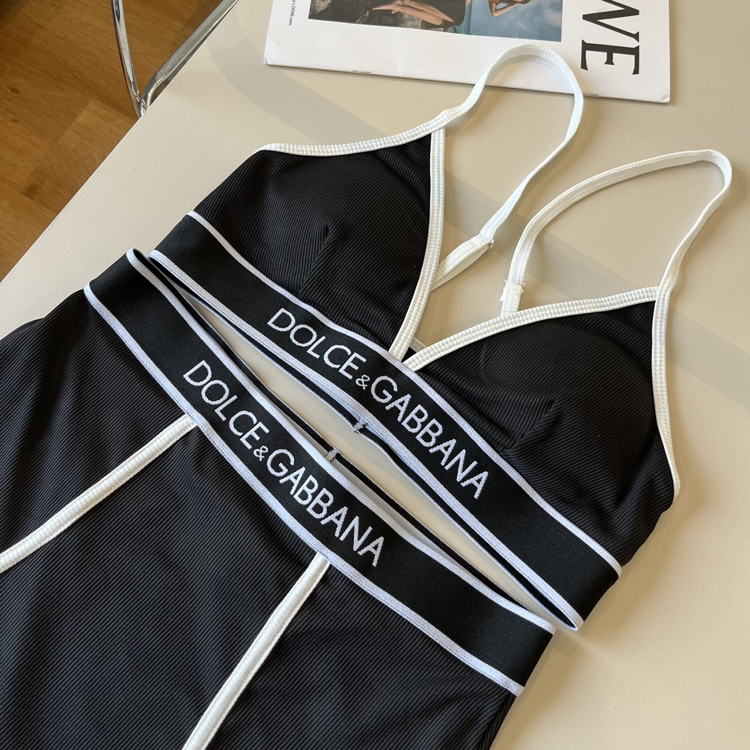 “D.G. Dougabana’s Versatile 207 Bathing Suit for Various Settings and Comfort” - 图片 3