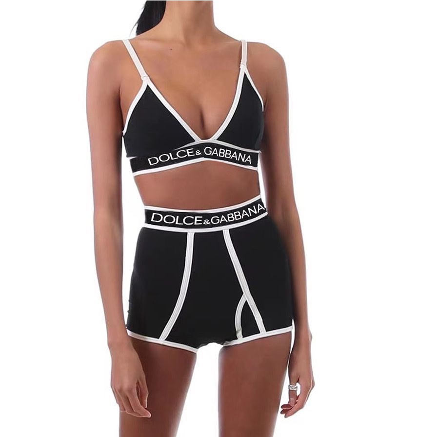 “D.G. Dougabana’s Versatile 207 Bathing Suit for Various Settings and Comfort” - 图片 1
