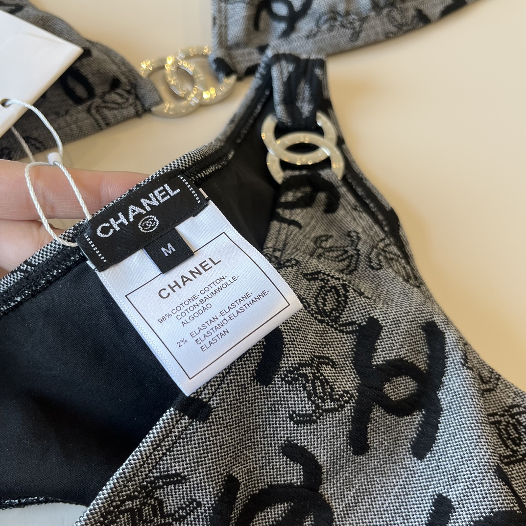 

Chanel香奈儿比基尼泳衣 最新面料S M L XL