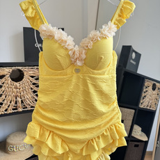 🌾Chanel 香奈儿连体泳衣 😍🥰适合多种场景的游泳衣🏊♀️海边 游泳池 温泉 水上乐园 漂流都可以 🌾Chanel 香奈儿连体泳衣 😍🥰适合多种场景的游泳衣🏊♀️海边 游泳池 温泉 水上乐园 漂流都可以