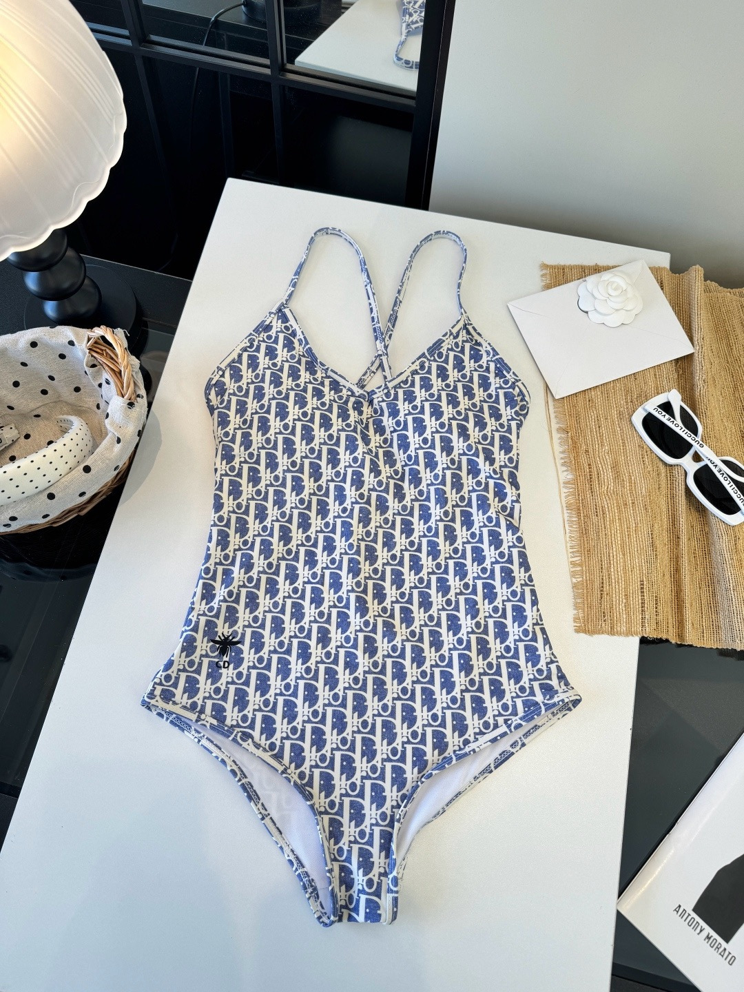 🌾Dior迪奥新连体比基尼👙泳衣，个性十足，超显水蛇腰，出游必备SM L  XL