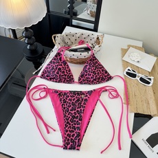 🌾D&G杜嘉班纳 豹纹分体比基尼👙泳衣 😍🥰适合多种场景的游泳衣🏊♀️海边 游泳池 温泉 水上乐园 🌾D&G杜嘉班纳 豹纹分体比基尼👙泳衣 😍🥰适合多种场景的游泳衣🏊♀️海边 游泳池 温泉 水上乐园