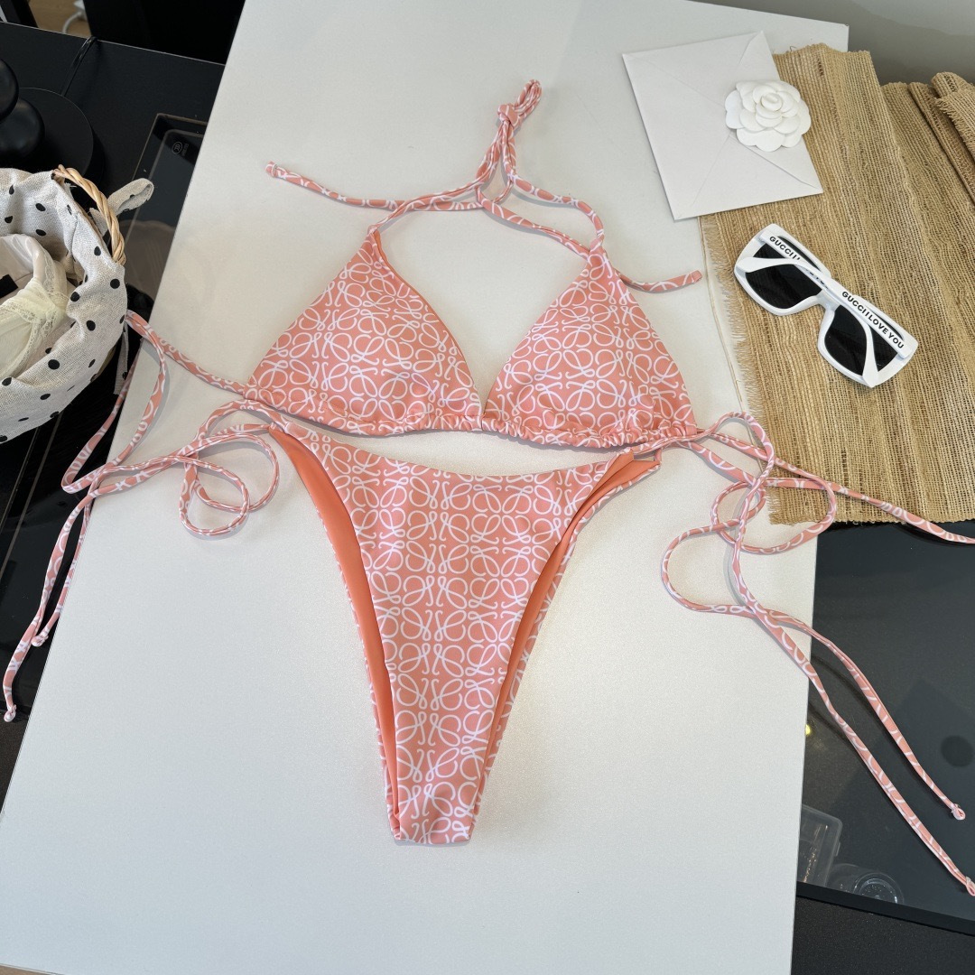 🌾罗意威LOEWE新款比基尼泳衣👙❤️😍🥰适合多种场景的游泳衣🏊‍♀️海边 游泳池 温泉 水上乐园 漂流