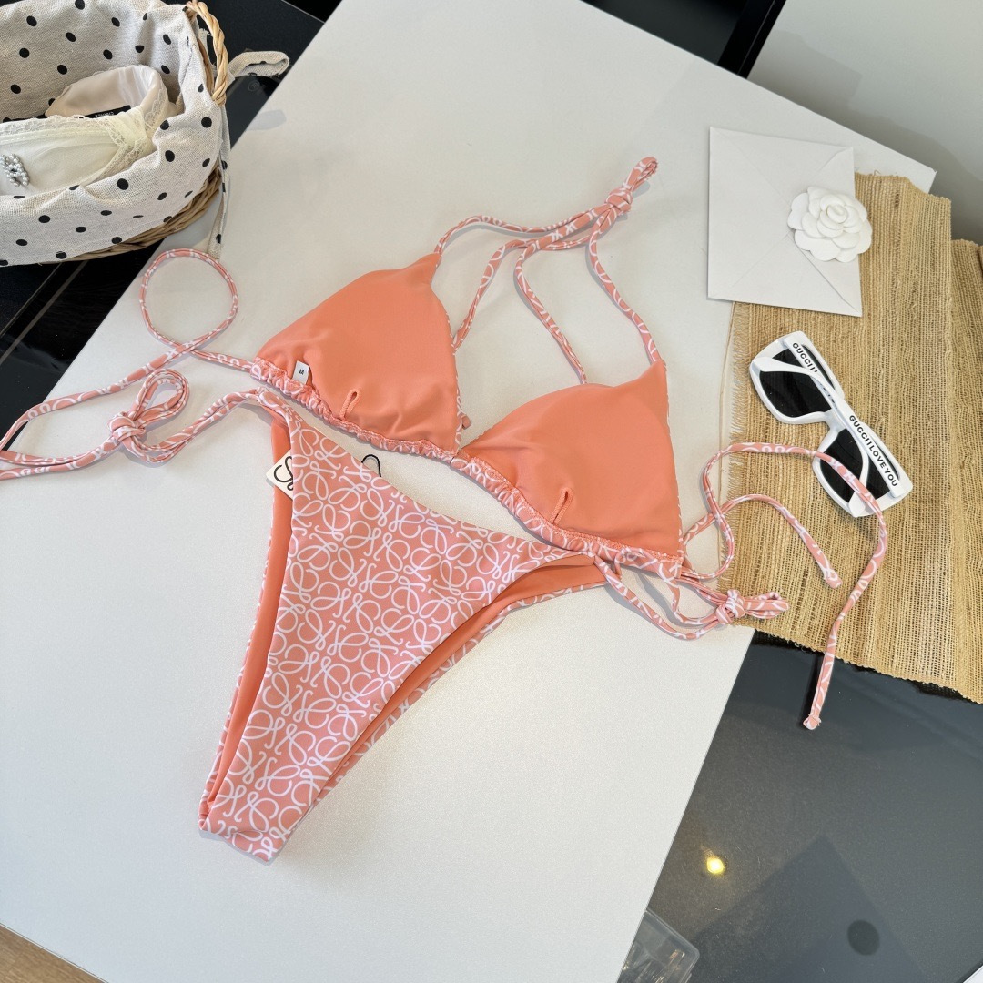 🌾罗意威LOEWE新款比基尼泳衣👙❤️😍🥰适合多种场景的游泳衣🏊‍♀️海边 游泳池 温泉 水上乐园 漂流
