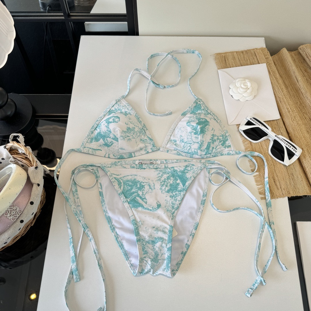 🌾Dior迪奥 新款比基尼泳衣👙❤️😍🥰适合多种场景的游泳衣🏊♀️海边 游泳池 温泉 水上乐园 漂流都 🌾Dior迪奥 新款比基尼泳衣👙❤️😍🥰适合多种场景的游泳衣🏊♀️海边 游泳池 温泉 水上乐园 漂流都