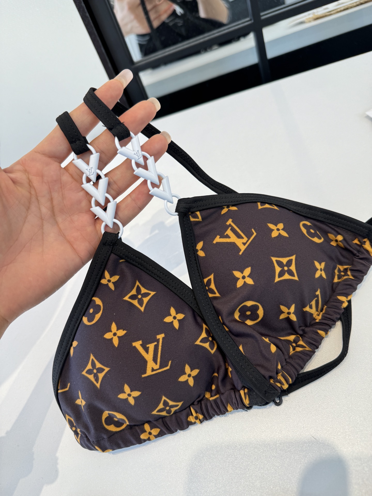 🌾LV路易威登 比基尼👙 上身超级棒！同步各大专柜发售，自然而然呈现时尚感！十分减龄，具有年轻活力。 码
