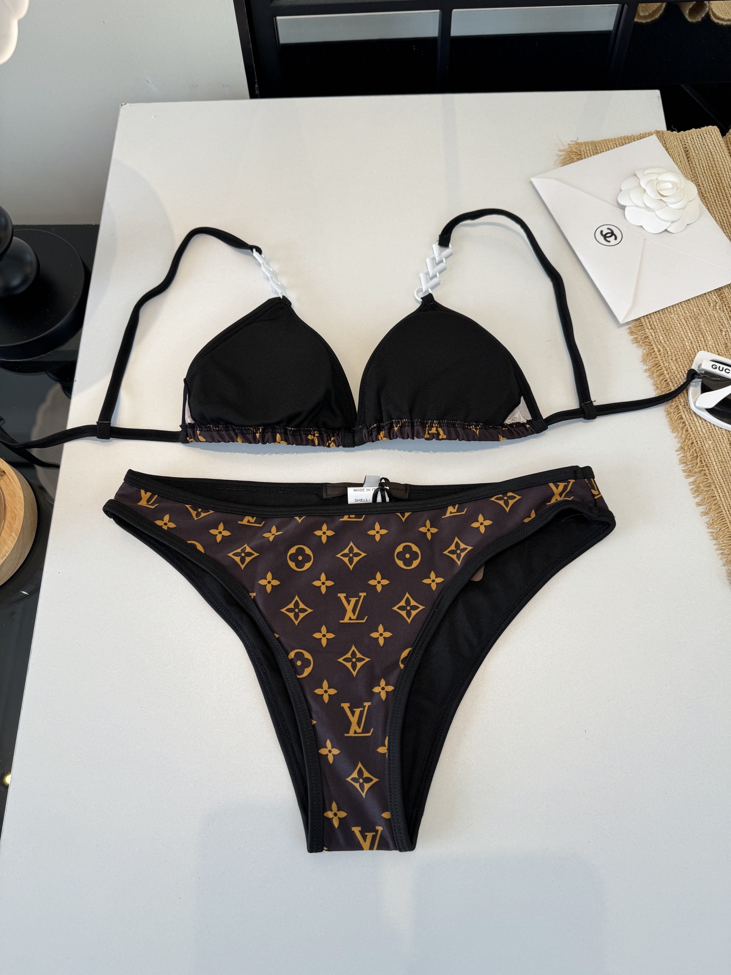 🌾LV路易威登 比基尼👙 上身超级棒！同步各大专柜发售，自然而然呈现时尚感！十分减龄，具有年轻活力。 码