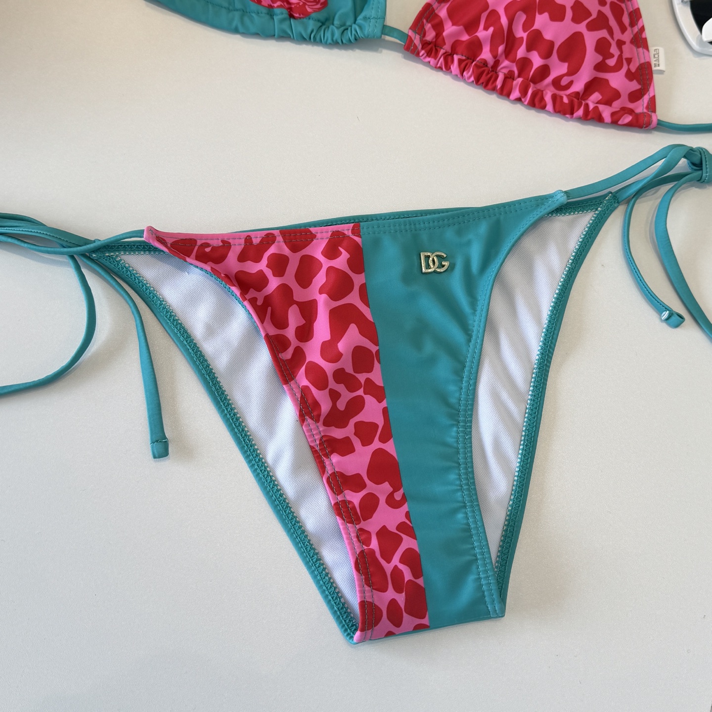 🌾D&G杜嘉班纳 豹纹分体比基尼👙泳衣  😍🥰适合多种场景的游泳衣🏊‍♀️海边 游泳池 温泉 水上乐园 