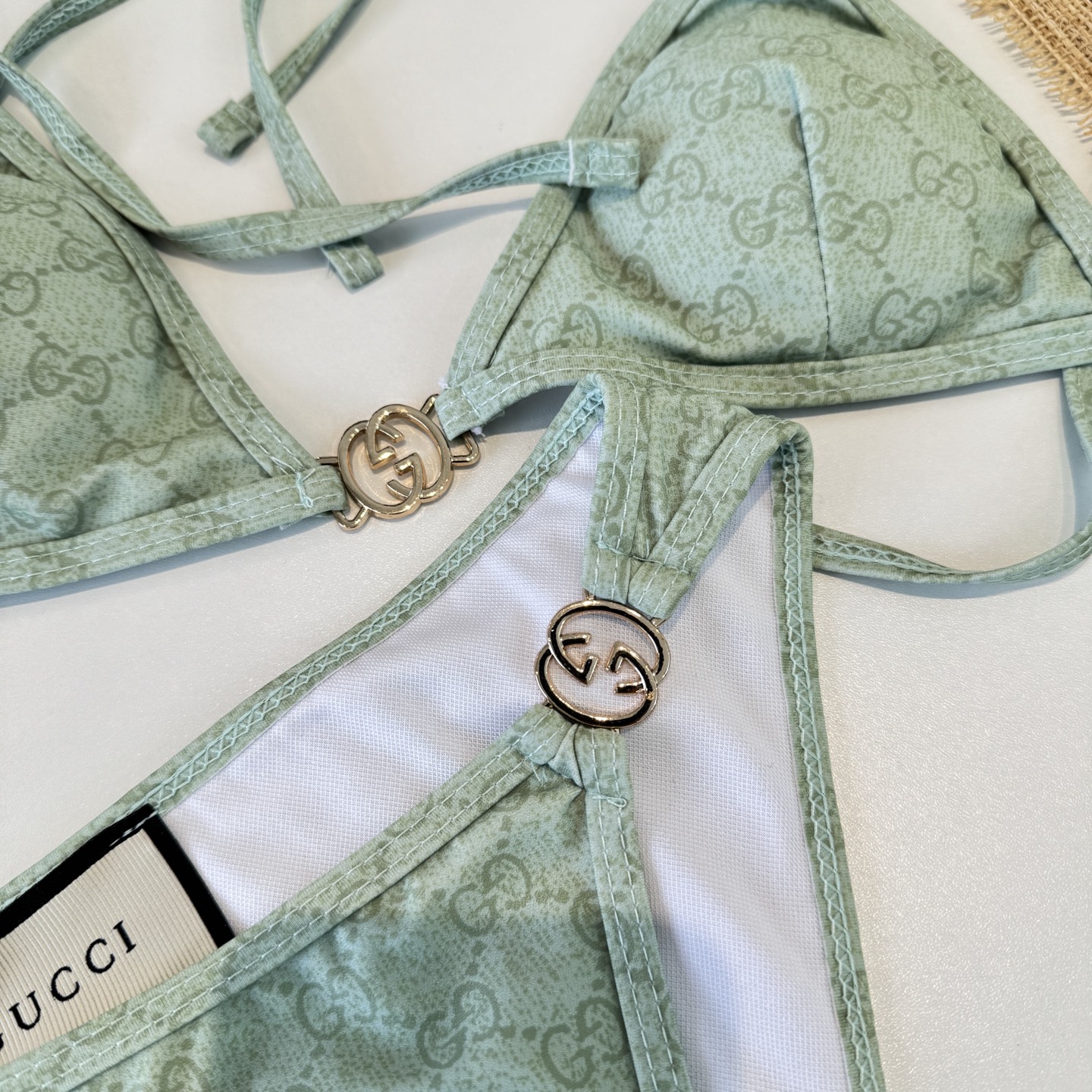 🌾Gucci古奇比基尼👙 上身超级棒！同步各大专柜发售，自然而然呈现时尚感！十分减龄，具有年轻活力。 码