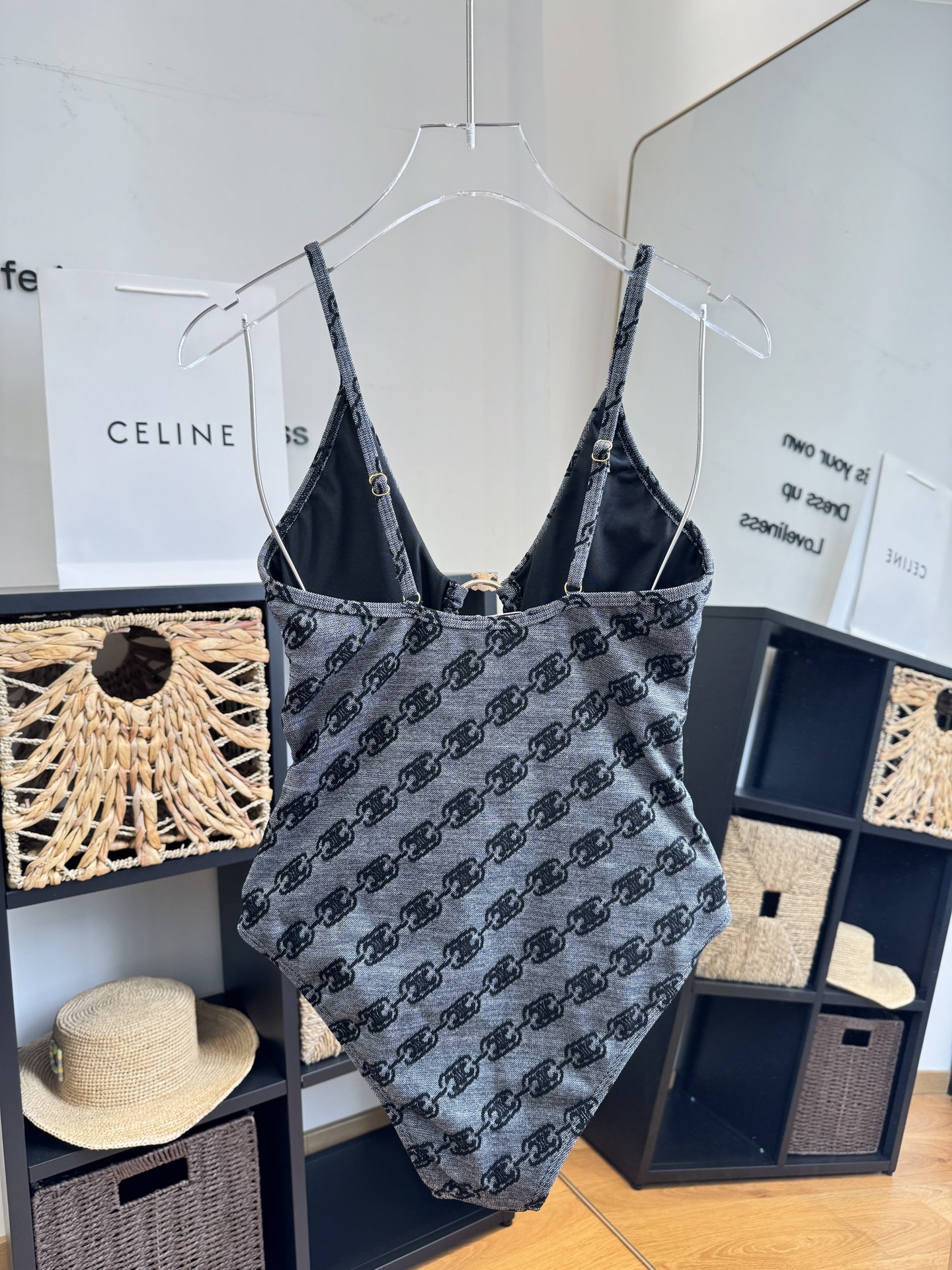 🌾Celine赛琳连体比基尼👙泳衣，S M L XL
