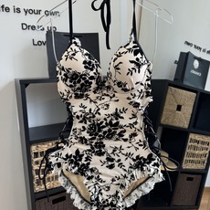 🌾Chanel香奈儿新款连体比基尼泳衣👙❤️😍🥰适合多种场景的游泳衣🏊♀️海边 游泳池 温泉 水上乐园 🌾Chanel香奈儿新款连体比基尼泳衣👙❤️😍🥰适合多种场景的游泳衣🏊♀️海边 游泳池 温泉 水上乐园