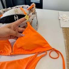 🌾范思哲分体比基尼👙泳衣 😍🥰适合多种场景的游泳衣🏊♀️海边 游泳池 温泉 水上乐园 漂流都可以😌内 🌾范思哲分体比基尼👙泳衣 😍🥰适合多种场景的游泳衣🏊♀️海边 游泳池 温泉 水上乐园 漂流都可以😌内