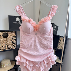🌾Chanel 香奈儿连体泳衣 😍🥰适合多种场景的游泳衣🏊♀️海边 游泳池 温泉 水上乐园 漂流都可以 🌾Chanel 香奈儿连体泳衣 😍🥰适合多种场景的游泳衣🏊♀️海边 游泳池 温泉 水上乐园 漂流都可以