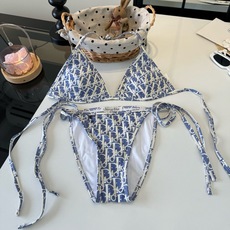 🌾Dior迪奥 新款比基尼泳衣👙❤️😍🥰适合多种场景的游泳衣🏊♀️海边 游泳池 温泉 水上乐园 漂流都 🌾Dior迪奥 新款比基尼泳衣👙❤️😍🥰适合多种场景的游泳衣🏊♀️海边 游泳池 温泉 水上乐园 漂流都