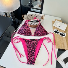 🌾D&G杜嘉班纳 豹纹分体比基尼👙泳衣 😍🥰适合多种场景的游泳衣🏊♀️海边 游泳池 温泉 水上乐园 🌾D&G杜嘉班纳 豹纹分体比基尼👙泳衣 😍🥰适合多种场景的游泳衣🏊♀️海边 游泳池 温泉 水上乐园