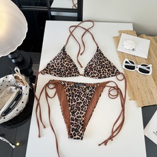 🌾D&G杜嘉班纳 豹纹分体比基尼👙泳衣 😍🥰适合多种场景的游泳衣🏊♀️海边 游泳池 温泉 水上乐园 🌾D&G杜嘉班纳 豹纹分体比基尼👙泳衣 😍🥰适合多种场景的游泳衣🏊♀️海边 游泳池 温泉 水上乐园