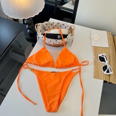 🌾范思哲分体比基尼👙泳衣 😍🥰适合多种场景的游泳衣🏊♀️海边 游泳池 温泉 水上乐园 漂流都可以😌内 🌾范思哲分体比基尼👙泳衣 😍🥰适合多种场景的游泳衣🏊♀️海边 游泳池 温泉 水上乐园 漂流都可以😌内