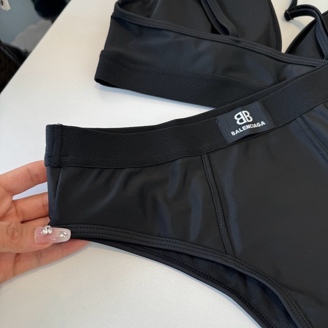 🌾巴黎世家比基尼👙❤️😍🥰适合多种场景的游泳衣🏊♀️海边 游泳池 温泉 水上乐园 漂流都可以😌内搭外穿 🌾巴黎世家比基尼👙❤️😍🥰适合多种场景的游泳衣🏊♀️海边 游泳池 温泉 水上乐园 漂流都可以😌内搭外穿