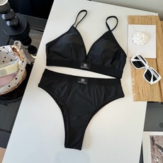 🌾巴黎世家比基尼👙❤️😍🥰适合多种场景的游泳衣🏊♀️海边 游泳池 温泉 水上乐园 漂流都可以😌内搭外穿 🌾巴黎世家比基尼👙❤️😍🥰适合多种场景的游泳衣🏊♀️海边 游泳池 温泉 水上乐园 漂流都可以😌内搭外穿