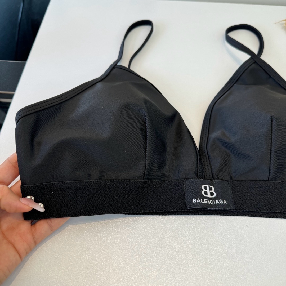 🌾巴黎世家比基尼👙❤️😍🥰适合多种场景的游泳衣🏊♀️海边 游泳池 温泉 水上乐园 漂流都可以😌内搭外穿 🌾巴黎世家比基尼👙❤️😍🥰适合多种场景的游泳衣🏊♀️海边 游泳池 温泉 水上乐园 漂流都可以😌内搭外穿